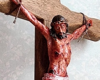 Hand-Carved Oak Wood Passion Crucifix: Realistic Christ Figurine