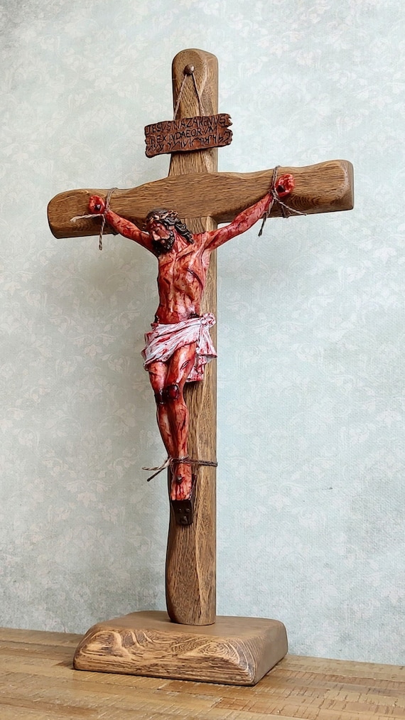 The Solemn Crucifix - Realistic Crucifix Christ Wound for