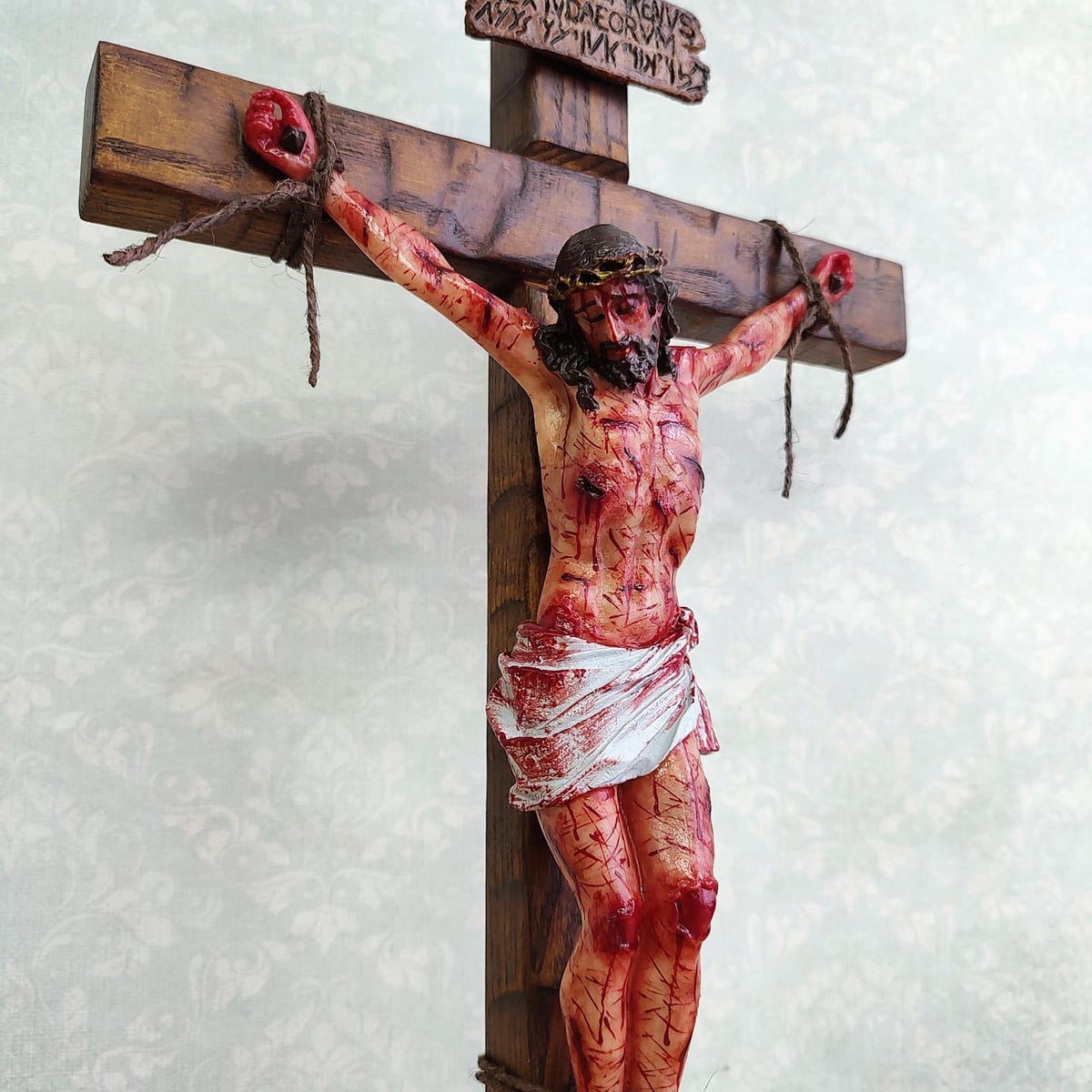 19.7" Passion Crucifix - Realistic Christ Wound, Ash Wood Cross and Cold Cast Resin Figurine Set - Etsy