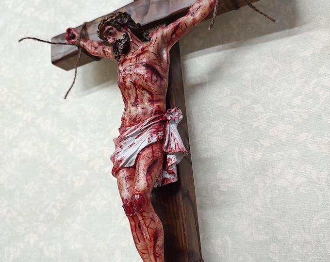 Lifelike representation of Jesus Christ’s crucifixion crafted with detailed artistry to inspire faith and reflection.