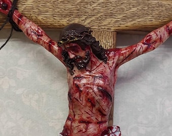 Hand-Carved Oak Passion Crucifix: Realistic Christ Figurine
