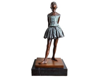 Pequeña bailarina de catorce años Escultura Edgar Degas, 15 pulgadas 38 cm Escultura de bronce de una pequeña bailarina de catorce años Impresionismo