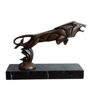 Lion sautant - Sculpture animal en bronze - Mascotte de voiture Art déco de Casimir Brau