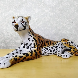 Handbemalte Keramik Leopard Figur - Elegante Tier Statue für Wohnkultur oder Geschenk