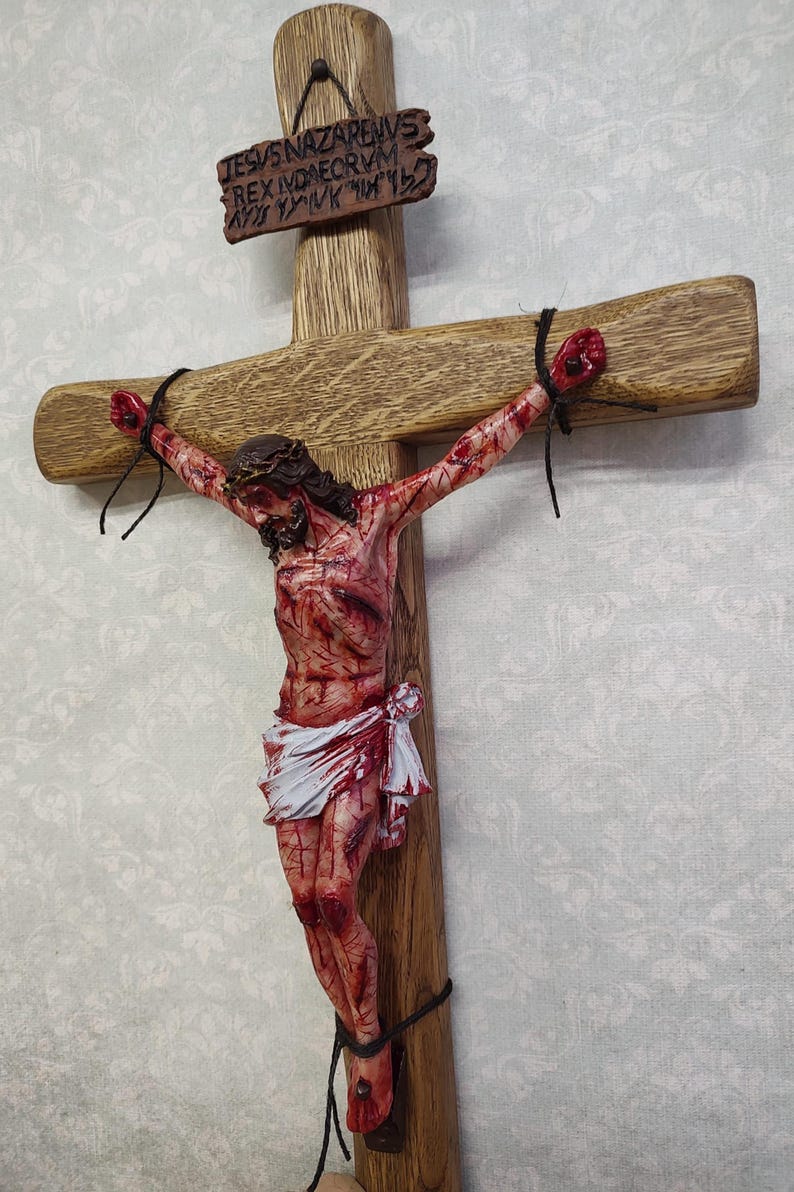 Crucifijo de Jesús, La Pasión de Cristo, Arte católico realista hecho a mano, Regalo religioso imagen 7