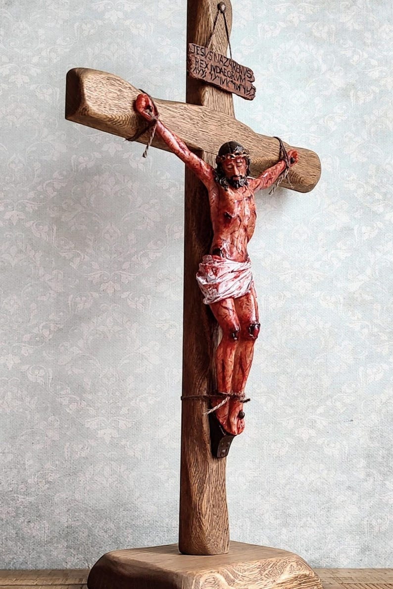 Crucifijo de Jesús, La Pasión de Cristo, Arte católico realista hecho a mano, Regalo religioso imagen 2