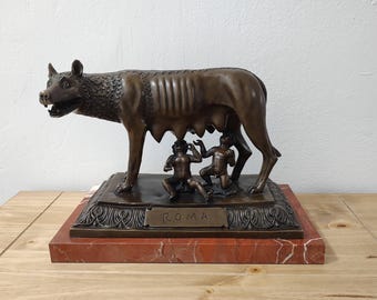 カピトリーノのローマ狼像 - ロムルスとレムスと雌狼の動物彫刻（15cm