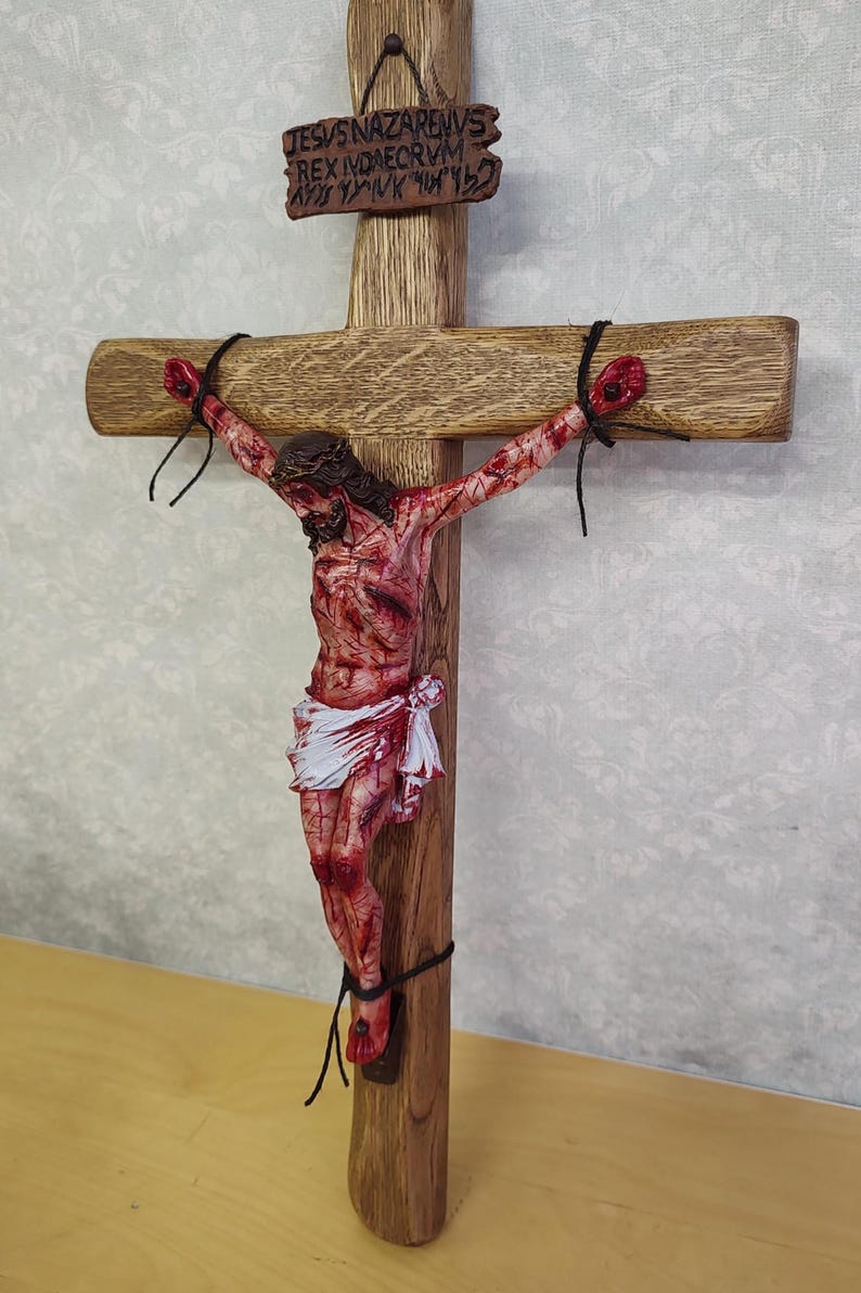 Crucifijo de Jesús, La Pasión de Cristo, Arte católico realista hecho a mano, Regalo religioso imagen 8