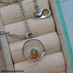 Collar de ópalo pequeño, collar de ópalo, collar de ópalo delicado, collar minimalista, joyería de ópalo, regalo de graduación para adolescente, collar de piedras preciosas ella