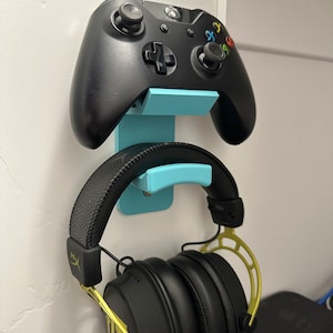 3D printed wall mount for gaming controller and headset