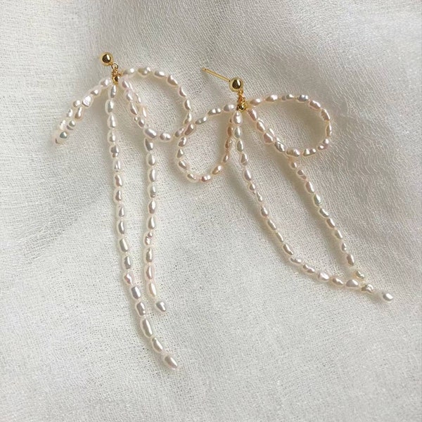 Bow Pearl earrings, 3mm mini keshi, freshwater pearl earring