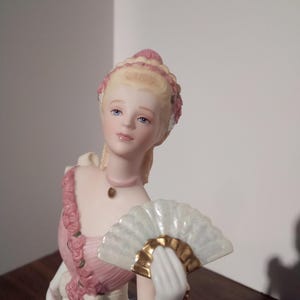 Excellent Vintage #7584 Lenox Porcelain Figurine: Royal Reception; Limited Anniversary Edition 1992