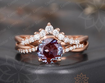 Round Lab Created Alexandrite 14K Solid Gold Bridal Ring Art Deco Cluster Moissanite Anniversary Ring Unique June Birthstone Ring Set Gift