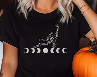 Svart katt månfas t-shirt mystisk himmelsk gotisk Halloween katt t-shirt för kattälskare kattmamma måne astrologi svart kattunge t-shirt