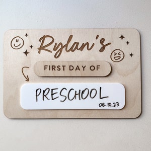 Custom First and Last Day of School Sign | Interchangeable Back to School Sign | Emoji Theme