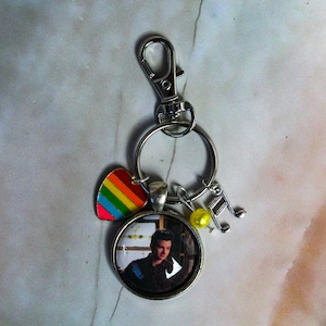 Kurt Hummel Bag Charm, Glee Keyring, Chris Colfer Keychain, Gleek Bag Charm Gift Present Family Purse Stocking Stuffer Cute Charms LGBT