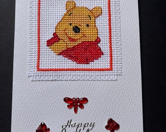 Carte de point de croix joyeux anniversaire, carte d’anniversaire ours jaune, carte faite à la main.