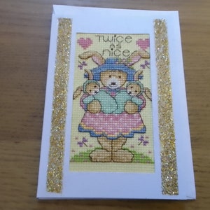 Deux fois plus beau, bienvenue de jumeaux, nouveaux bébés, carte de voeux au point de croix, cartes faites main,