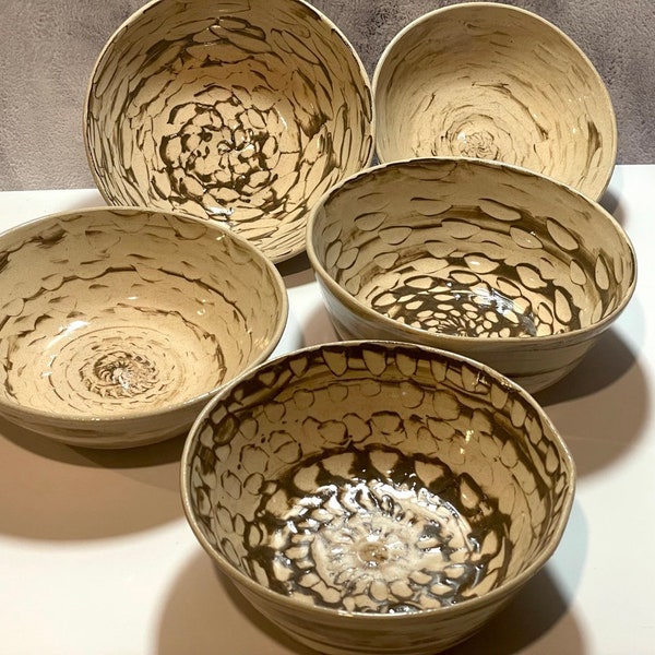 Chattered Spiral Pattern Ceramic Bowls