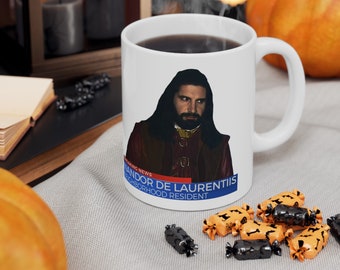 Taza de cerámica Lo que hacemos en las sombras - Nandor - Taza de cerámica Nandor De Laurentiis, (11oz, 15oz)