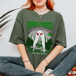 Everybody Gangsta Til the Pants Start Walkin Fresno Nightcrawler T-shirt Cryptozoology Gift