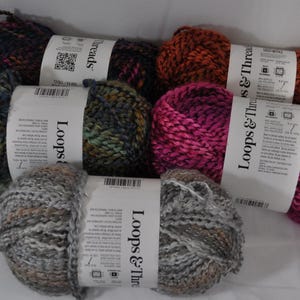 Loops & Threads Textured Twist Yarn: Bulky Acrylic Blend (184 yds)