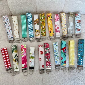 Llavero con cordón para la muñeca / Lindo llavero con lazo / Llavero con billetera