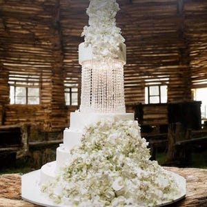 Crystal Chandelier Cake Stand: Acrylic Anniversary Cake Riser