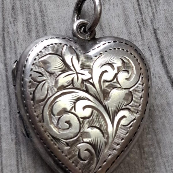 vintage sterling silver locket pendant
