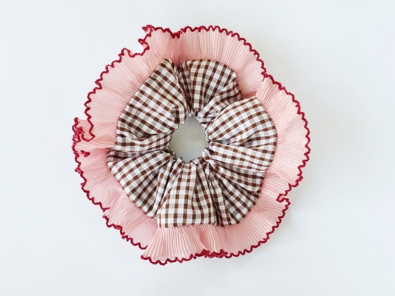 Brown gingham scrunchie with pink frilling trim Handmade in UK Bild 1