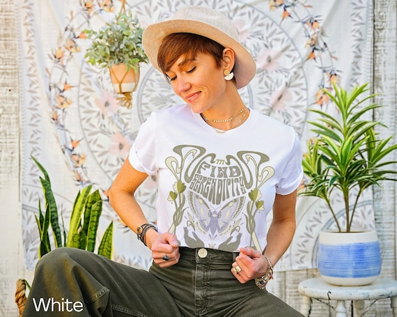 Unisex Boho Butterfly Shirt Vintage Tee Boho Floral Tshirt Boho Flowers Shirt Nature Lover Gift Art Nouveau Art Deco Shirt 70s Witchy Shirt