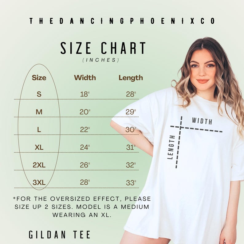 Pu&ograve; includere: T-shirt Gildan bianco con tabella taglie. La tabella mostra le misure in pollici per larghezza e lunghezza, che vanno dalla taglia S (45,7 cm di larghezza, 71,1 cm di lunghezza) alla 3XL (71,1 cm di larghezza, 83,8 cm di lunghezza).