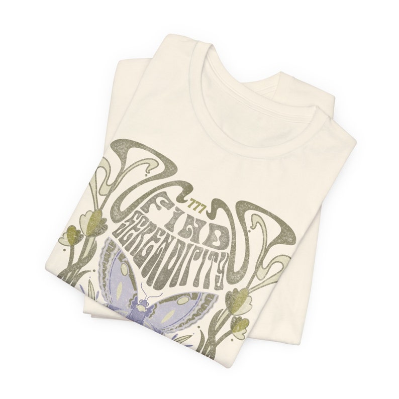 Unisex Boho Schmetterling Shirt Vintage Tee Boho Floral Tshirt Boho Blumen Shirt Natur Liebhaber Geschenk Jugendstil Art Deco Shirt 70er Jahre Witchy Shirt Bild 3