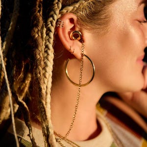 Gold Earplug Necklace: Waterproof Stainless Steel Chain, Thin Rolo Cable, Tarnish-Free, Festival Hearing Protection Jewelry