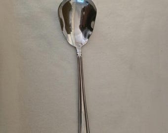Cuchara para servir ensalada Reed & Barton Celebration de acero inoxidable de 31,75 cm (12,5 pulgadas)