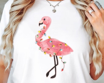 Flamingo-Weihnachtsshirt, Flamingo eingewickelt in Weihnachtslichter, lustiges Flamingo-T-Shirt, Weihnachtsshirt, Weihnachts-Flamingo-Shirt