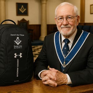 Sac à dos maçonnique Under Armour personnalisé avec équerre brodée et logo boussole