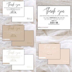 Può includere: Quattro diverse carte di ringraziamento con un messaggio di ringraziamento scritto a mano, un codice sconto e informazioni sui social media. Le carte sono di colore bianco, beige e marrone chiaro.