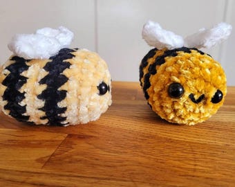 Bee Plushie, Cute Little Bumble Bee Plushie, Crochet Amigurumi Plushie Bee, Desk Toy