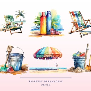 Może przedstawiać: Aquarela przedstawiająca przedmioty związane z plażą, w tym dwa leżaki, parasol plażowy, dwa wiaderka z łopatkami i dwie butelki kremu do opalania. Ilustracja jest umieszczona na jasnor&oacute;żowym tle z tekstem "SAPPHIRE DREAMSCAPE DESIGN" na dole.