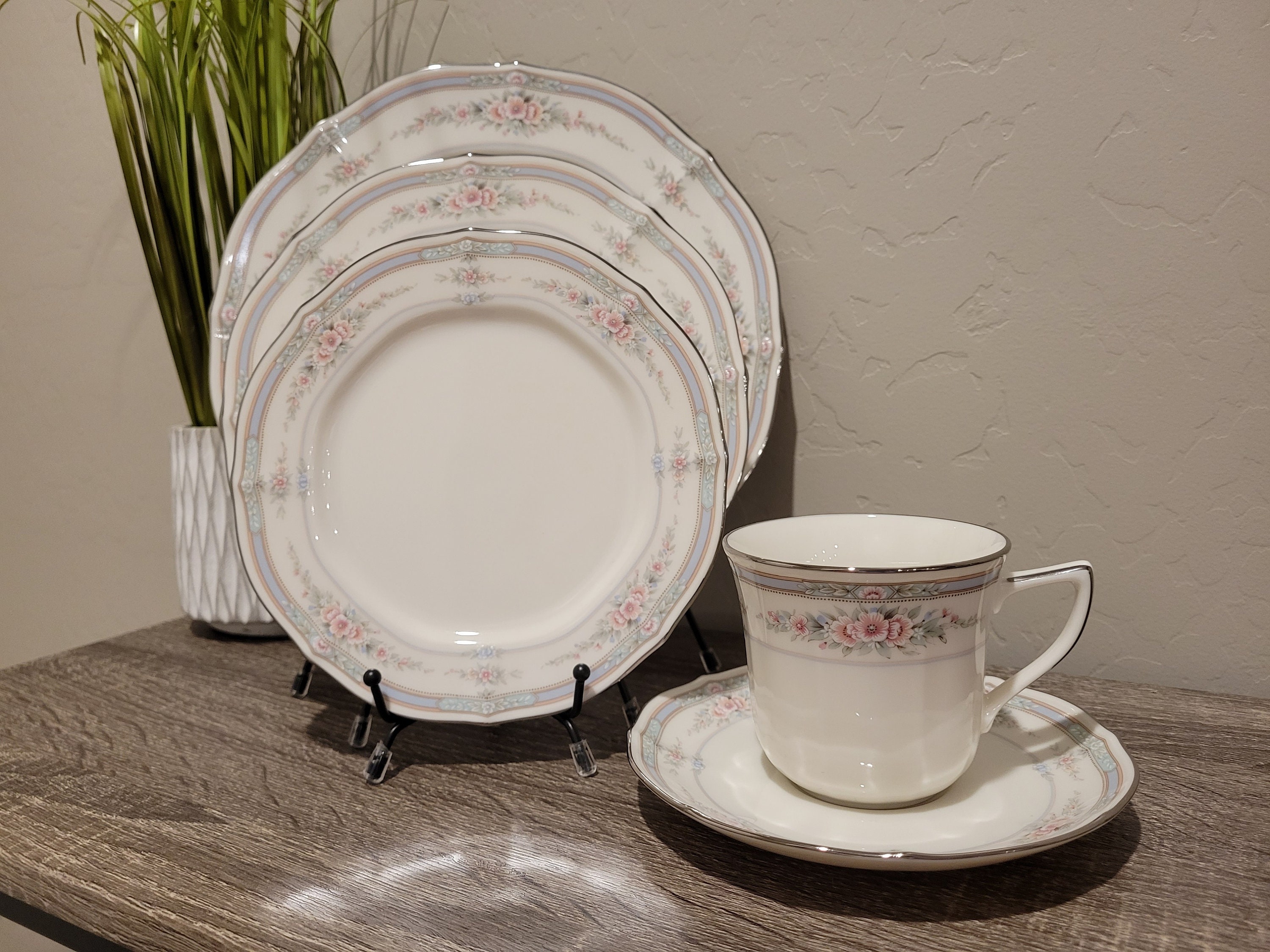 111 Piece Set Noritake ROTHSCHILD China Set 7293 Service for 16 With Serving Pieces Etsy