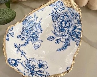 Blue Floral Oyster Ring Dish, Trinket Dish, French Toile, Gift for the Bride, Bridesmaid Gift, Mother’s Day Gift, Party Favor, Wedding Favor