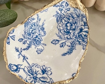 Blue Floral Oyster Ring Dish, French Toile, Gift for Bride, Bridesmaid Gift, Mother’s Day Gift, Party Favor, Wedding Favor, Engagement Gift
