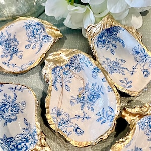 Blue Floral Oyster Ring Dish, French Toile, Gift for Bride, Bridesmaid, Party and Wedding Favor, Engagement Gift, Personalized image 3