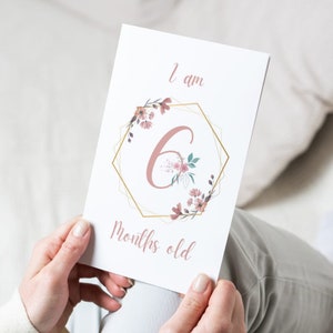 20 jalons pour les bébés de 12 mois, première année de vie avec deux modèles A4 et A6 Digital