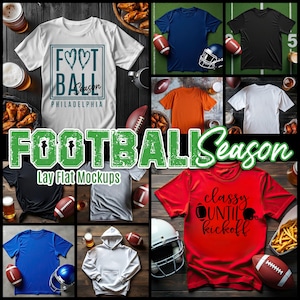 Puede incluir: Una colección de maquetas planas que presentan varias camisetas, sudaderas con capucha y un casco de fútbol americano. Las maquetas se muestran sobre un fondo de madera con balones de fútbol, cerveza y otros accesorios de temática futbolística. El texto "Football Season" se muestra en una fuente verde desgastada con las palabras "Lay Flat Mockups" debajo. Algunas de las camisetas presentan diseños de temática futbolística, incluyendo un corazón con las palabras "Football Season" y un diseño que dice "Classy Until Kickoff".