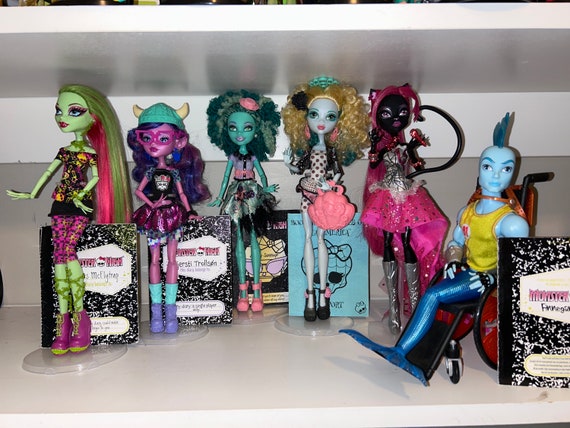 Looking to sell - G1 : r/MonsterHighMarket