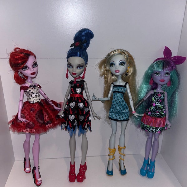 Monster high dolls- originals and RARE dolls