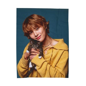 Skz IN Holding a Kitten Blanket, Stray Kids IN, Stray Kids Ate, You Make Stray Kids Stay, Stray Kids Giant