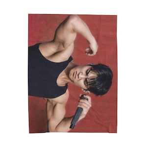 Mingyu Flexing Biceps Blanket, Seventeen Blanket, Kpop Blanket, Seventeen Follow Again, Seventeen Spill the Feels, Seventeen World tour